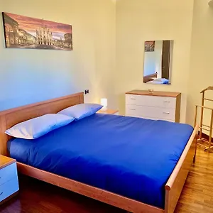 https://apt-casa-renata-milano-navigli-fiere.it-lombardy.com
